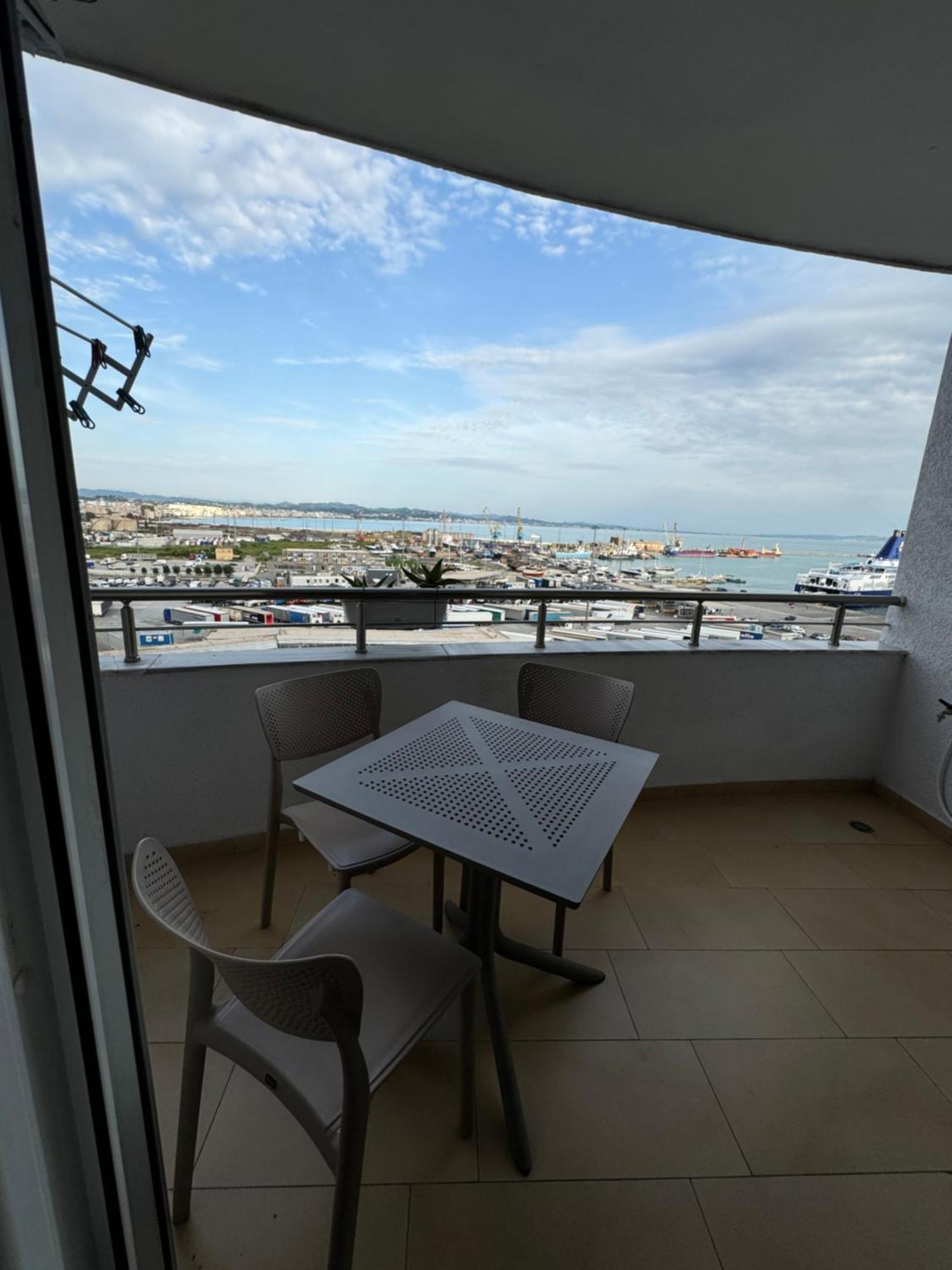 Port View Apartment 1 Durrës Exterior foto